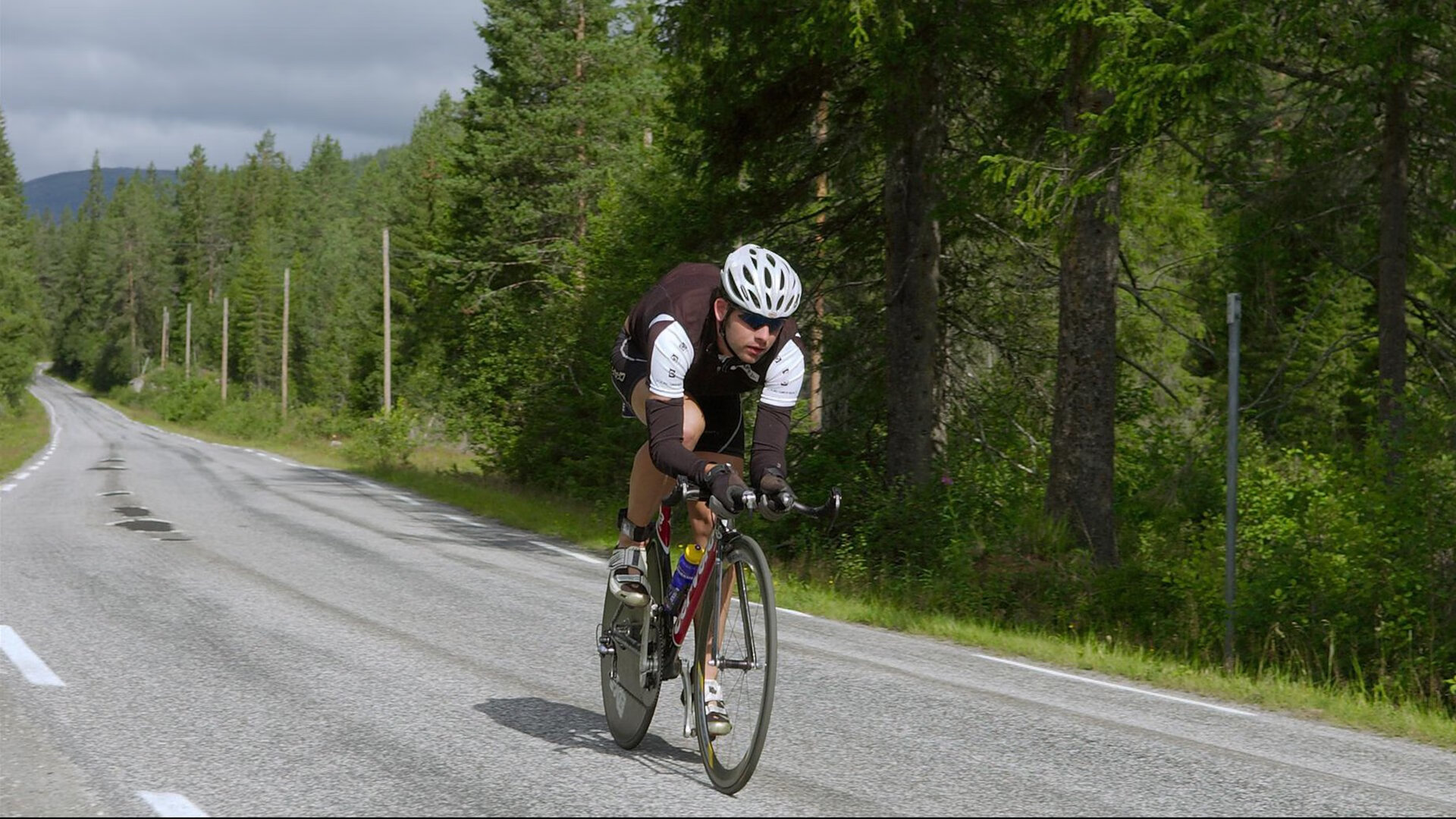 【超智能球场】未来场馆或配备全方位监测与互动系统，智能化篮球场